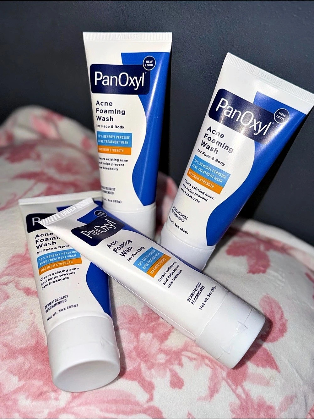 4-PanOxyl Acne Foaming Wash White & Blue NWT3oz